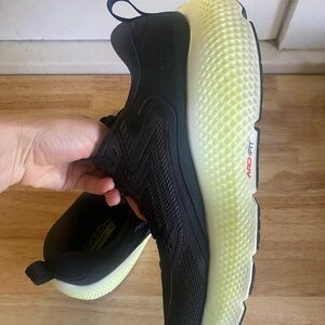 Skechers GO RUN Max 6